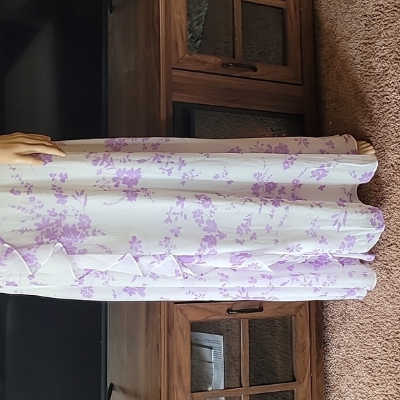 Premier Amour White & Purple Floral Maxi Amour Sleeveless Floral Maxi Dress - Picture 6 of 17